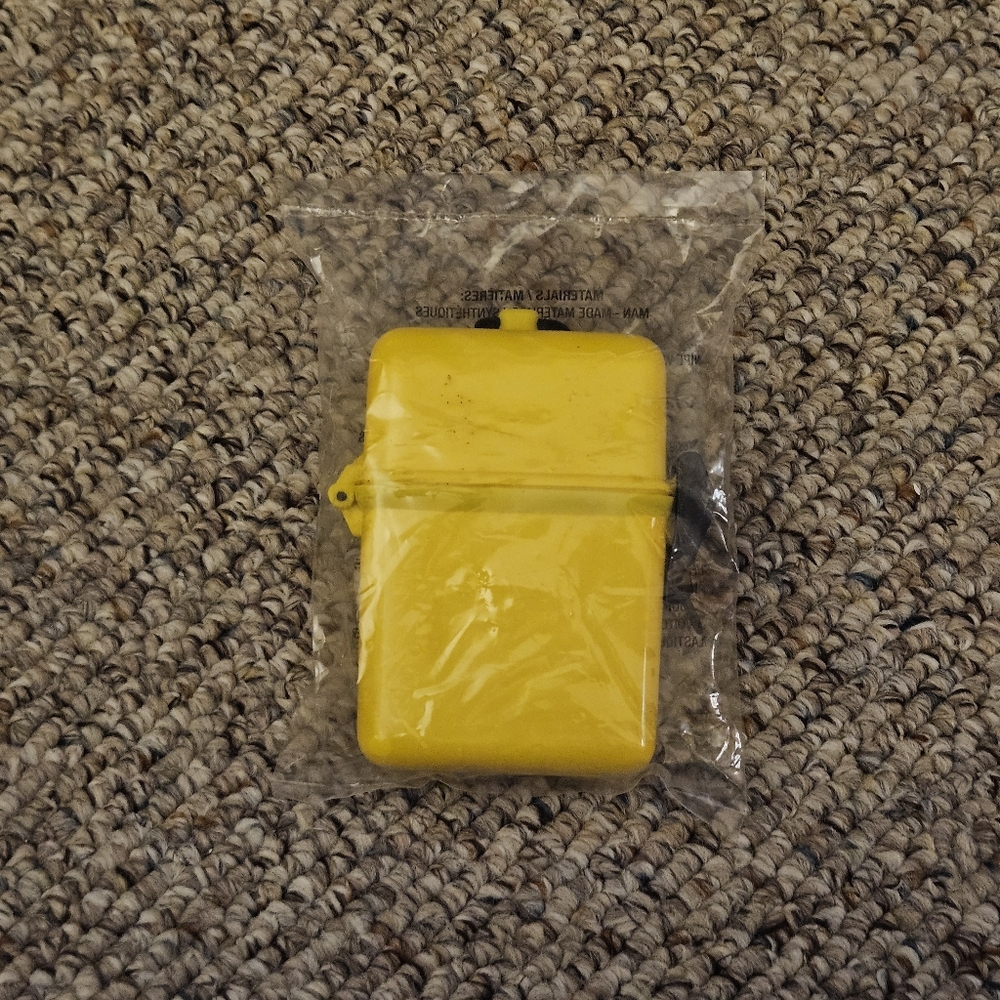 Avon Yellow Plastic Container Beach Caddy